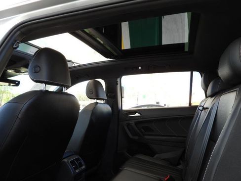 Used 2022 Volkswagen Tiguan SE R-Line image 44