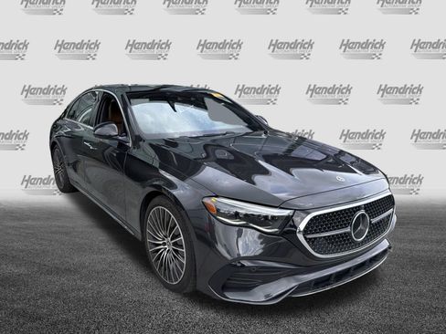 Used 2024 Mercedes-Benz E 350 4MATIC Sedan image 2