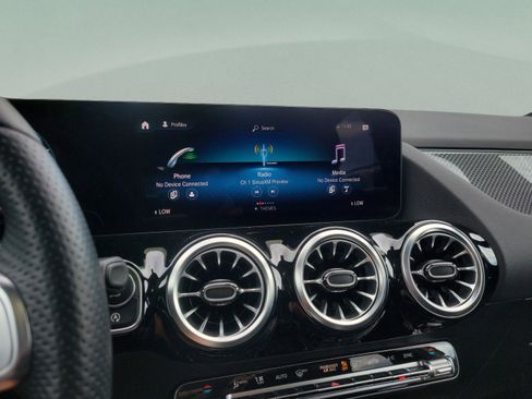 Certified 2023 Mercedes-Benz GLA 250 image 31