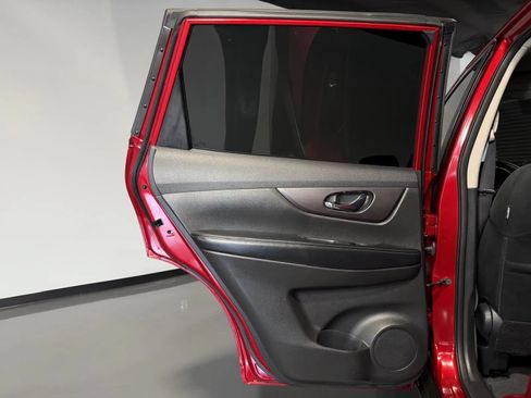 Used 2016 Nissan Rogue S FWD image 15