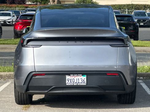 Used 2026 Tesla Model Y 2WD image 6