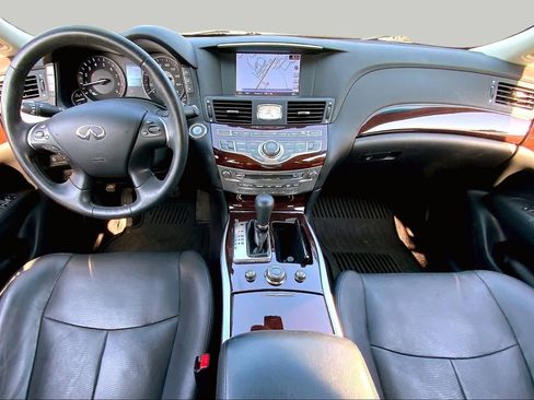 Used 2016 INFINITI Q70 3.7 AWD/4WD image 16