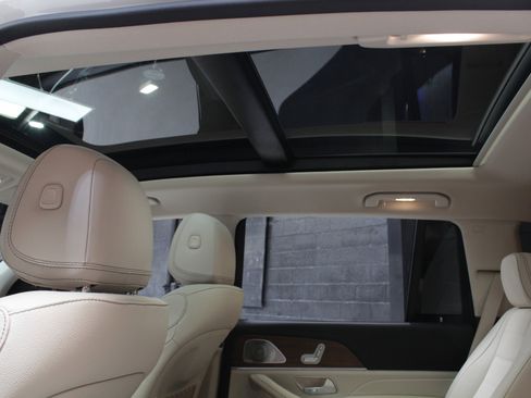 Used 2022 Mercedes-Benz GLS 450 4MATIC image 26