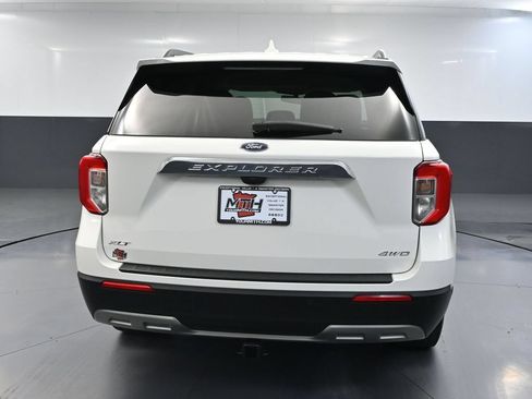 Used 2022 Ford Explorer XLT AWD/4WD image 7