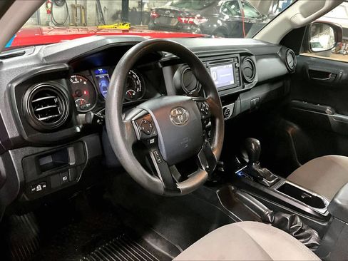 Used 2018 Toyota Tacoma SR image 16