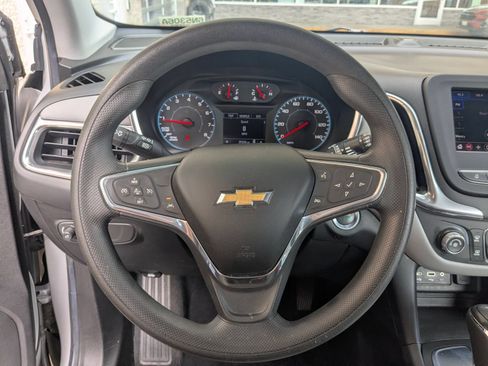 Used 2020 Chevrolet Equinox LS FWD image 15