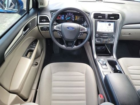 Used 2019 Ford Fusion SE FWD image 14