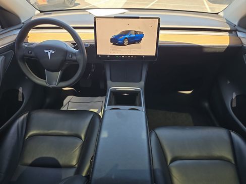 Used 2022 Tesla Model Y Long Range AWD/4WD image 9