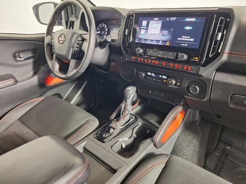 Used 2025 Nissan Frontier Pro-X RWD image 25