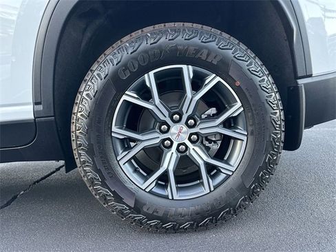 Used 2025 GMC Acadia AT4 w/ LPO, All-Weather Package image 33