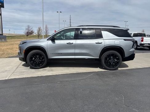 New 2026 Chevrolet Traverse RS w/ LPO, Floor Liner Package image 6