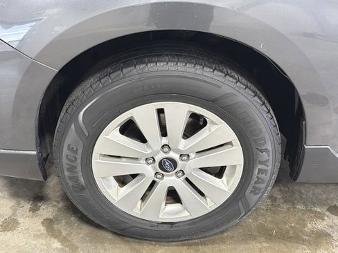 Used 2019 Subaru Outback 2.5i Premium AWD/4WD image 9