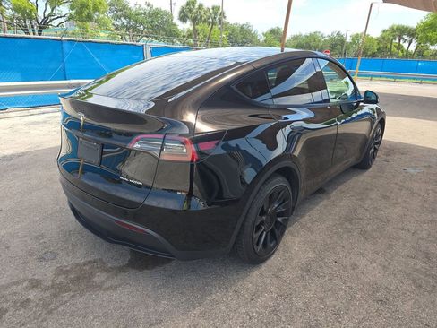 Used 2021 Tesla Model Y Long Range AWD/4WD image 6