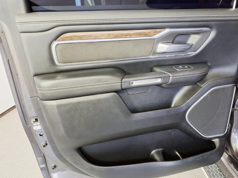 Used 2020 RAM 1500 Laramie AWD/4WD image 9