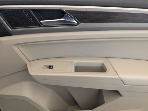 Used 2019 Volkswagen Atlas SE image 25