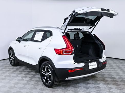 Certified 2025 Volvo XC40 B5 Core image 33