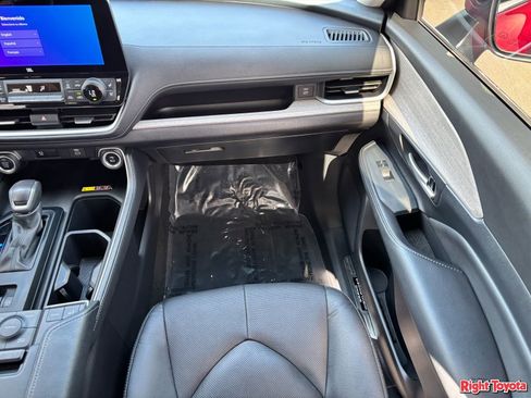 Certified 2025 Toyota Grand Highlander AWD image 18