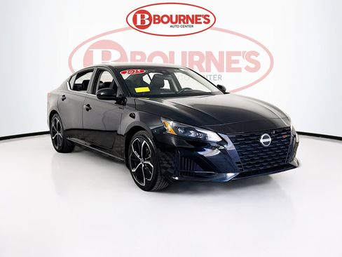 Used 2025 Nissan Altima 2.5 SR image 1