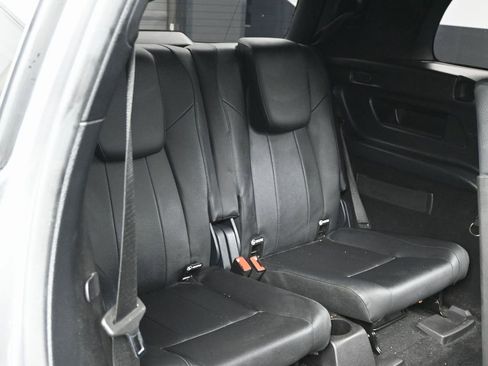 Used 2022 Mercedes-Benz GLB 250 w/ Premium Package Lite image 38