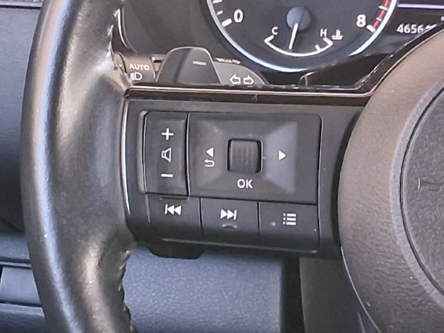 Used 2023 Nissan Pathfinder SL w/ Black Appearance Package FWD image 11