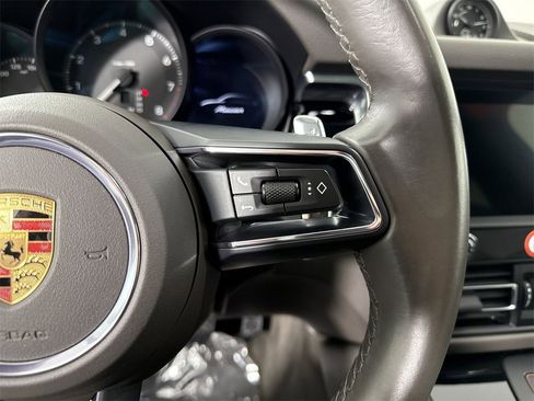 Certified 2023 Porsche Macan image 39