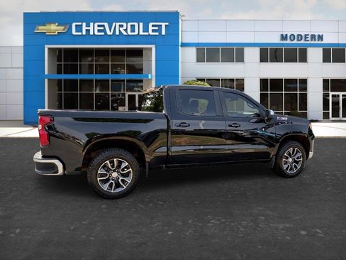 Used 2023 Chevrolet Silverado 1500 LT AWD/4WD image 5