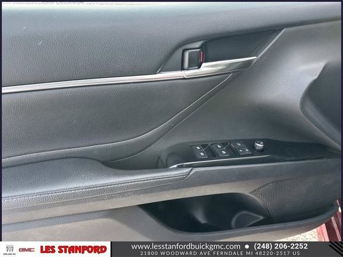 Used 2018 Toyota Camry XSE image 16