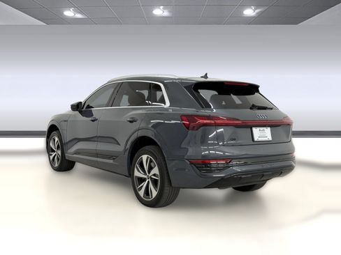 Used 2024 Audi Q8 e-tron Premium Plus w/ Premium Plus Package AWD/4WD image 3