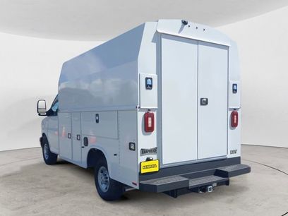 New 2025 Chevrolet Express 3500 w/ Power Convenience Package