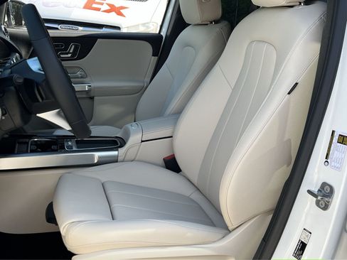 New 2026 Mercedes-Benz GLB 250 4MATIC image 18
