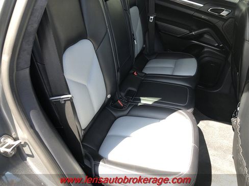 Used 2016 Porsche Cayenne GTS w/ Premium Package Plus AWD/4WD image 19