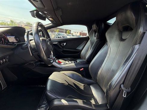Used 2019 Lamborghini Huracan LP 580-2 RWD image 34