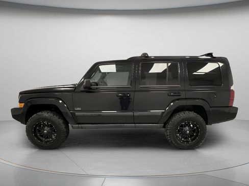 Used 2007 Jeep Commander Sport AWD/4WD image 5