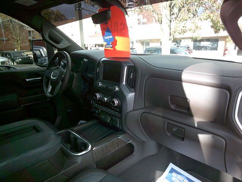 Used 2021 GMC Sierra 2500 Denali w/ Denali Ultimate Package image 11