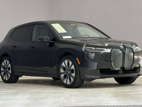 Used 2024 BMW iX xDrive50 AWD/4WD image 7