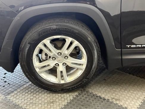 Used 2023 GMC Terrain SLE w/ Driver Convenience Package FWD image 15