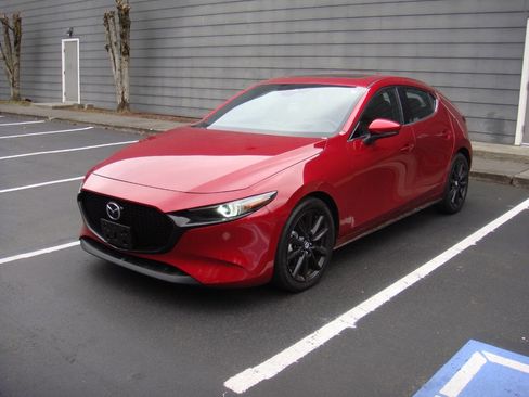 Used 2020 MAZDA MAZDA3 AWD Hatchback w/ Premium Pkg image 2