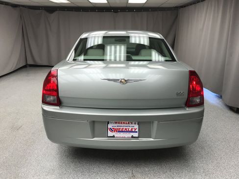 Used 2006 Chrysler 300 Touring RWD image 14