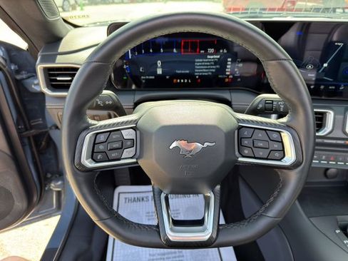 Used 2025 Ford Mustang Premium RWD image 35
