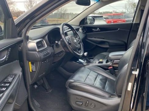 Used 2017 Kia Sorento SX image 7