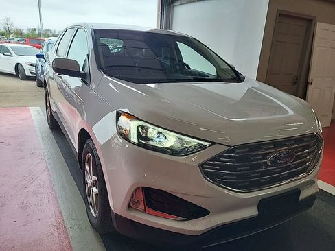 Used 2021 Ford Edge SEL image 2