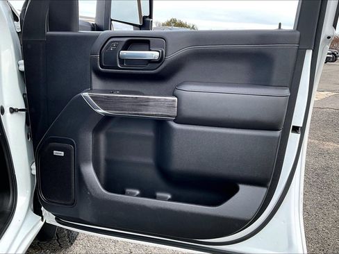 Used 2021 Chevrolet Silverado 3500 LTZ w/ LTZ Texas Edition image 18