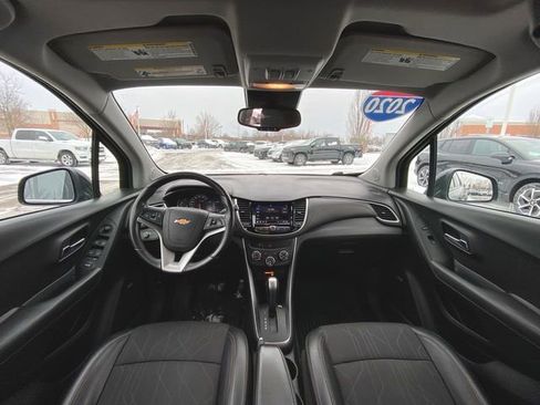 Used 2020 Chevrolet Trax LT w/ Sun & Sound Package image 20