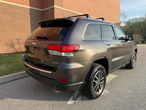 Used 2021 Jeep Grand Cherokee Limited AWD/4WD image 15