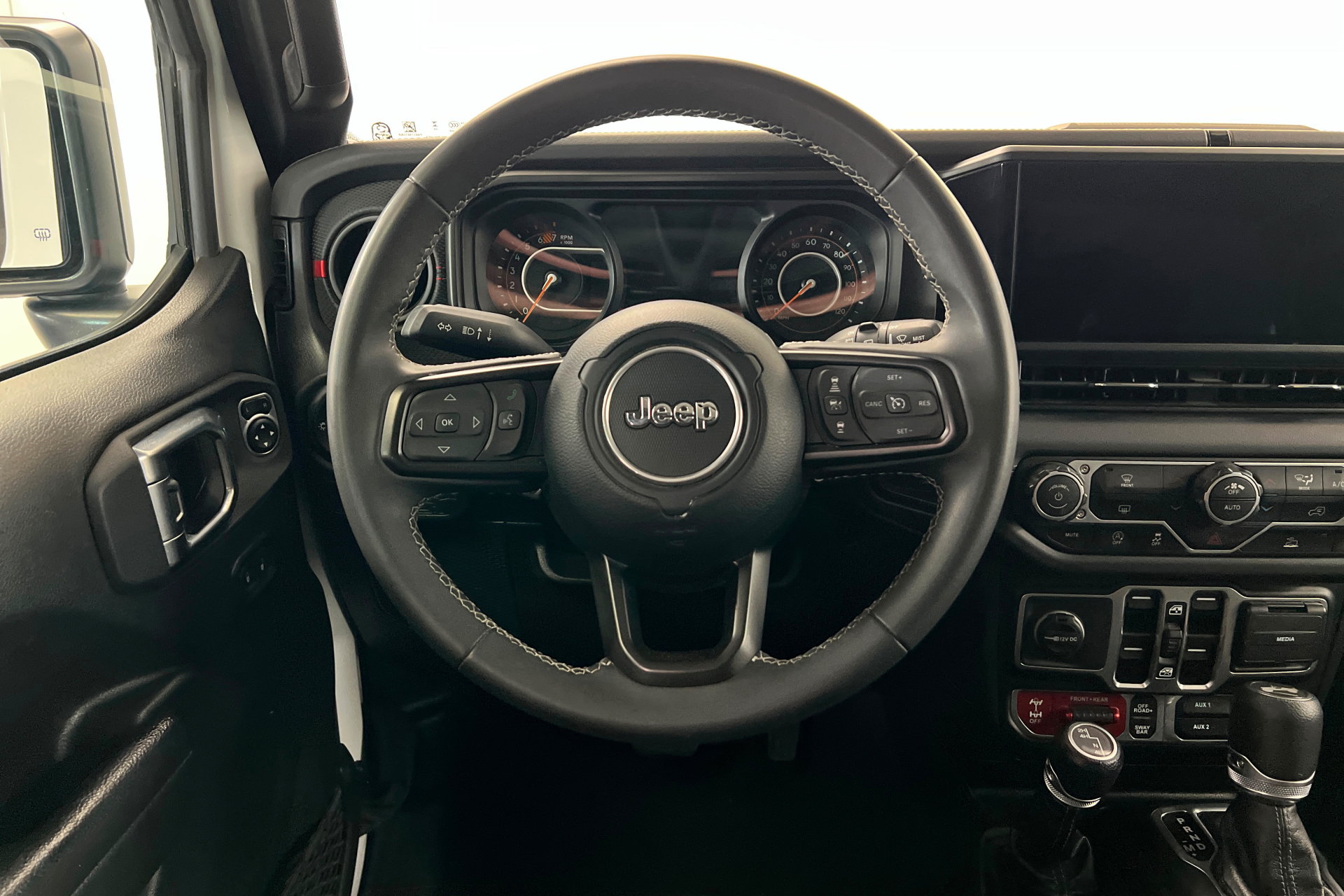 Certified 2025 Jeep Wrangler Unlimited Rubicon AWD/4WD image 12