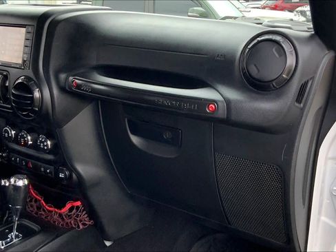 Used 2017 Jeep Wrangler Unlimited Rubicon image 17