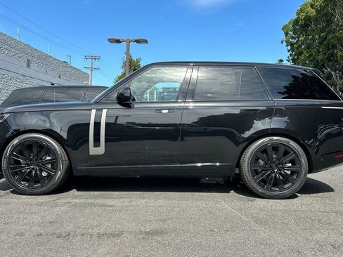 New 2026 Land Rover Range Rover SE AWD/4WD image 2