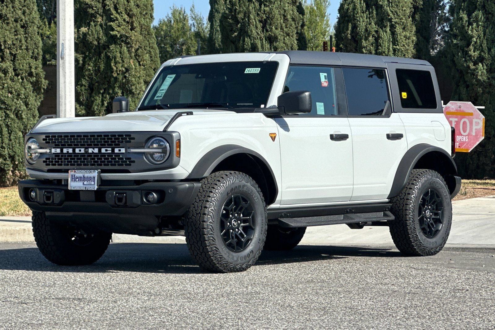 New 2026 Ford Bronco Badlands AWD/4WD image 8