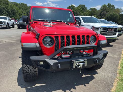 Used 2021 Jeep Gladiator Rubicon AWD/4WD image 2
