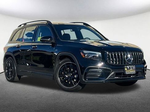 Used 2025 Mercedes-Benz GLB 35 AMG 4MATIC image 2